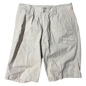 Eddie Bauer Legend wash khaki beige tan shorts  size 2 - bermuda length